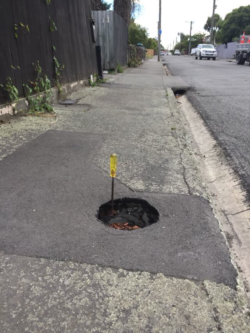 The photograph attached to this roading/streets report