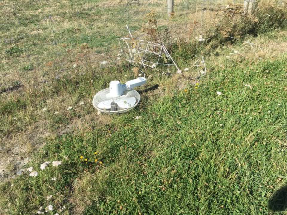 The photograph attached to this rubbish/recycling report