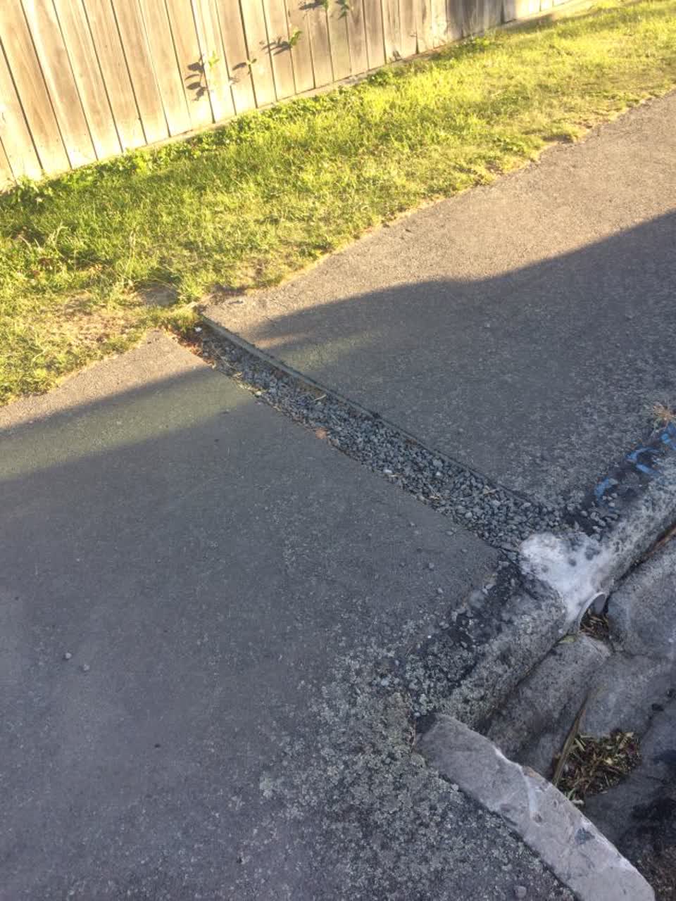 The photograph attached to this roading/streets report