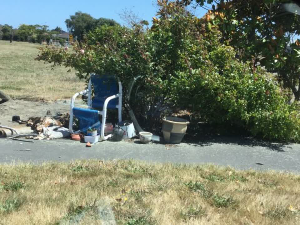 The photograph attached to this rubbish/recycling report