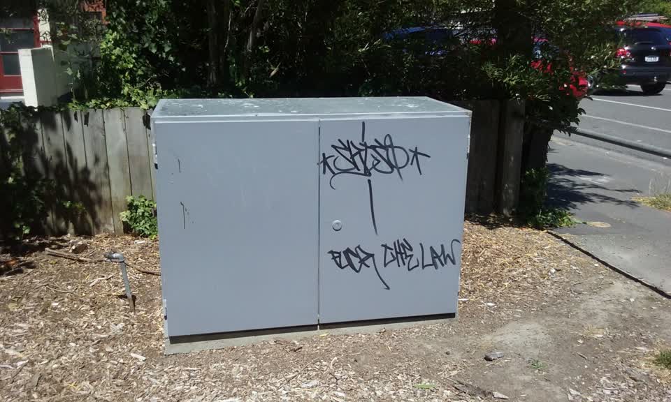 The photograph attached to this graffiti report