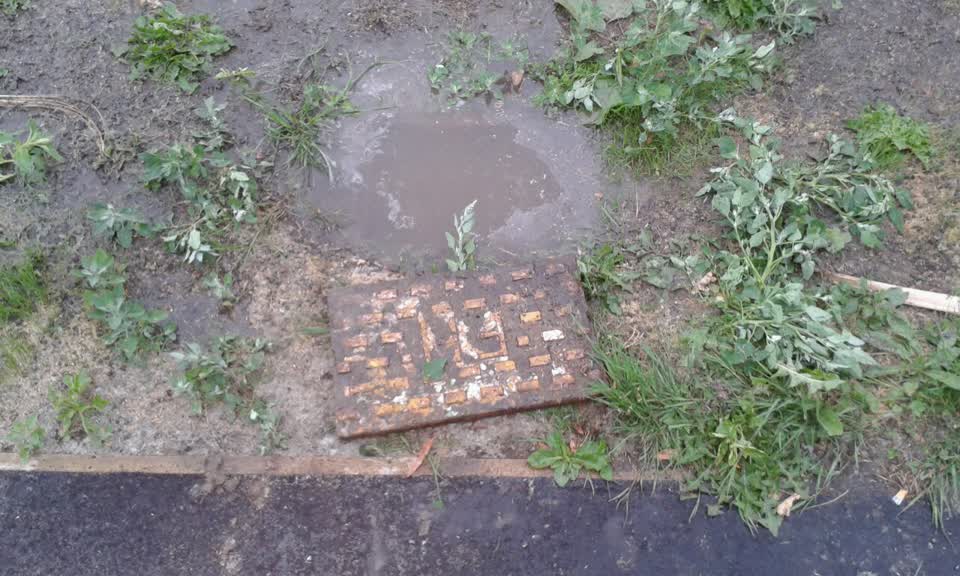 The photograph attached to this roading/streets report
