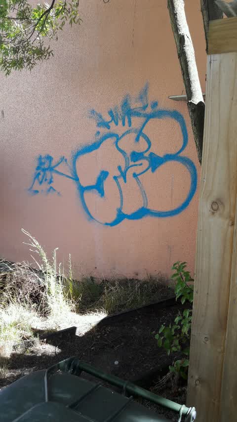 Graffiti, a report photo