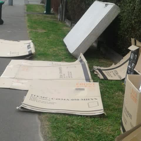Rubbish/Recycling, a report photo