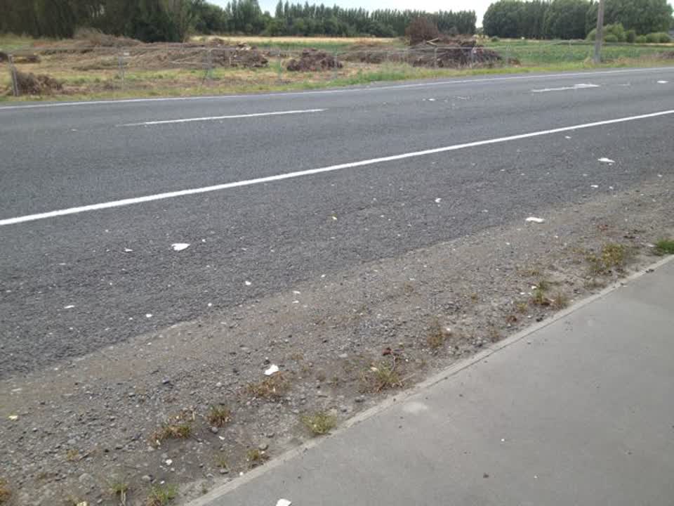 The photograph attached to this roading/streets report
