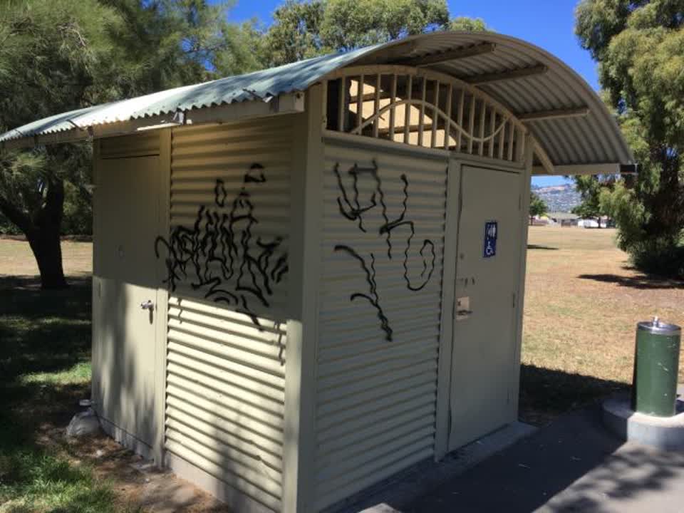 The photograph attached to this graffiti report