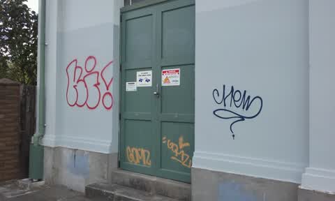 Graffiti, a report photo