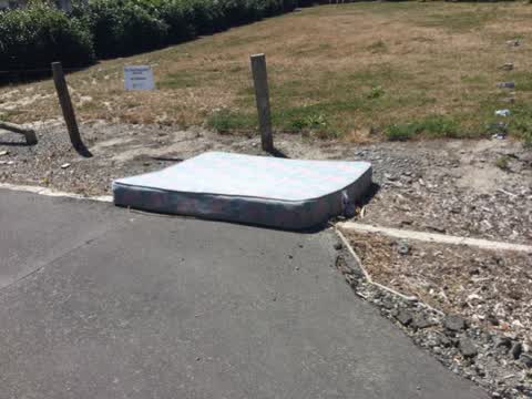 Rubbish/Recycling, a report photo