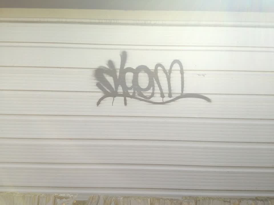 The photograph attached to this graffiti report