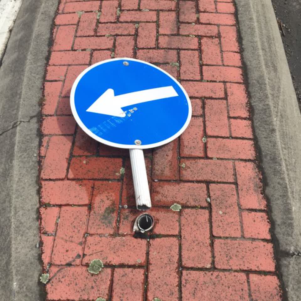 The photograph attached to this roading/streets report