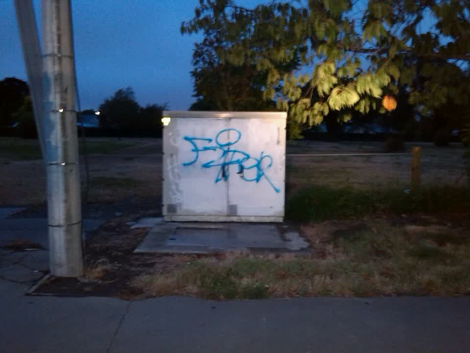 The photograph attached to this graffiti report