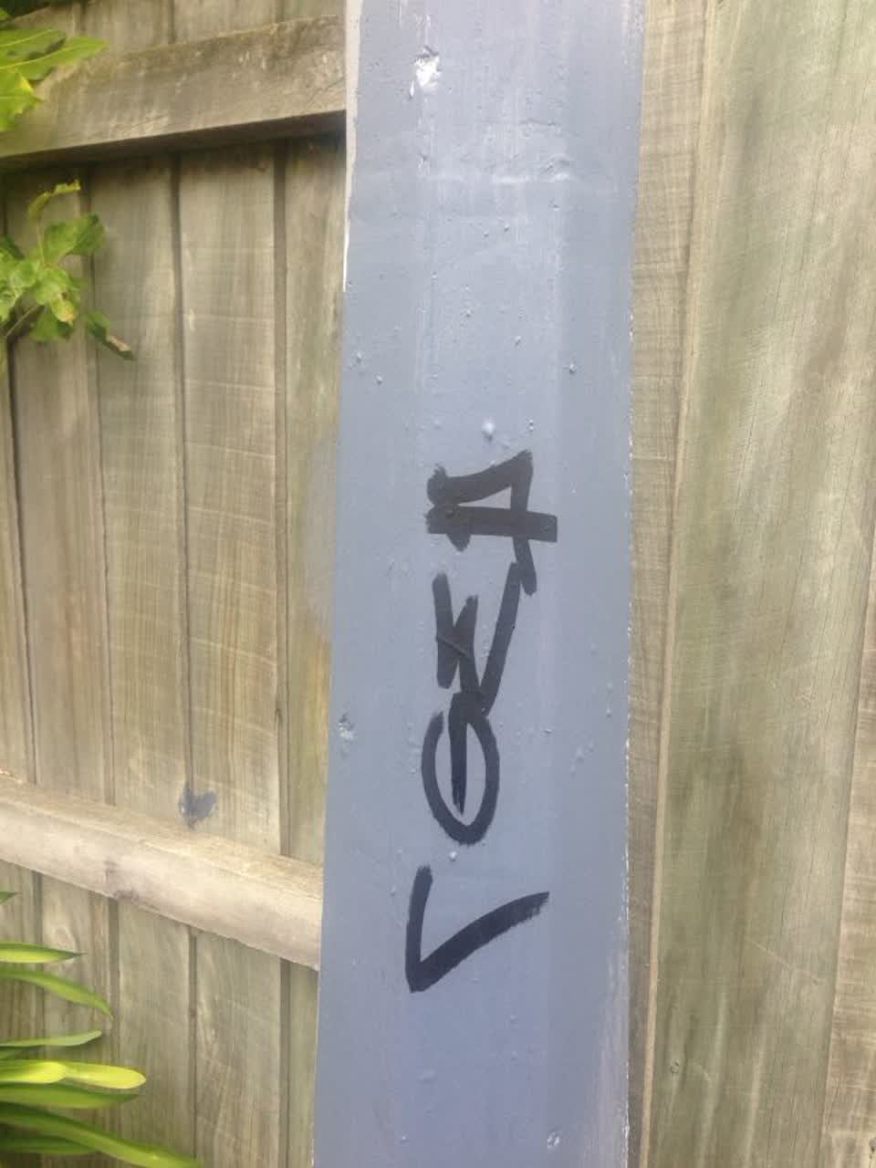 The photograph attached to this graffiti report