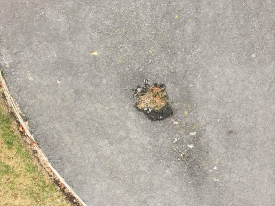 The photograph attached to this roading/streets report