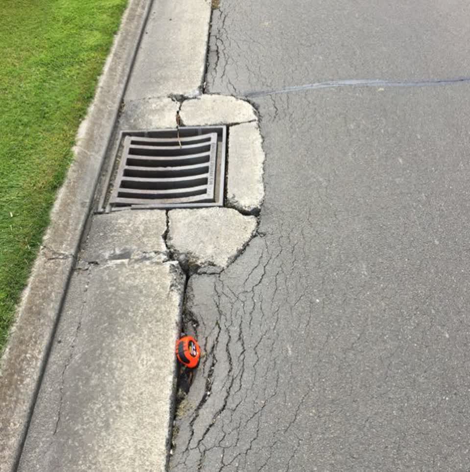 The photograph attached to this roading/streets report