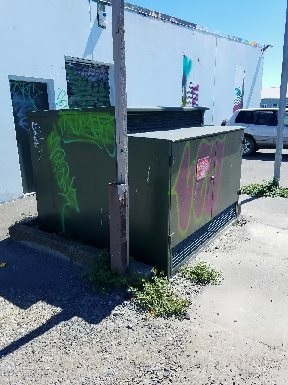 The photograph attached to this graffiti report