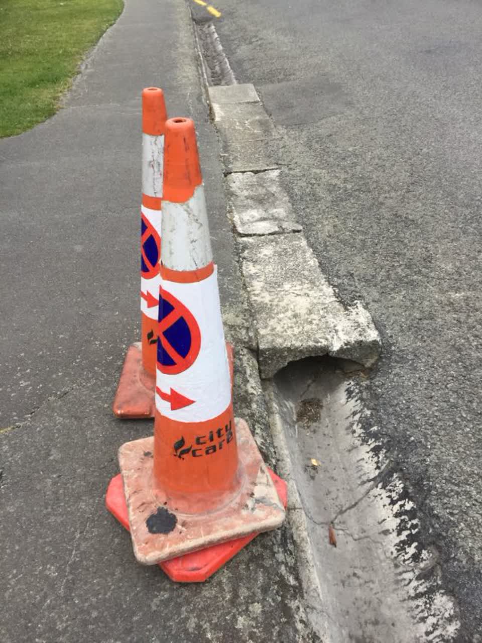 The photograph attached to this roading/streets report