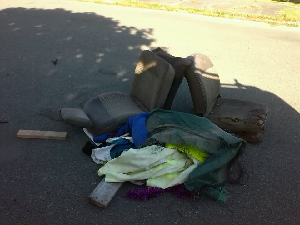 The photograph attached to this rubbish/recycling report