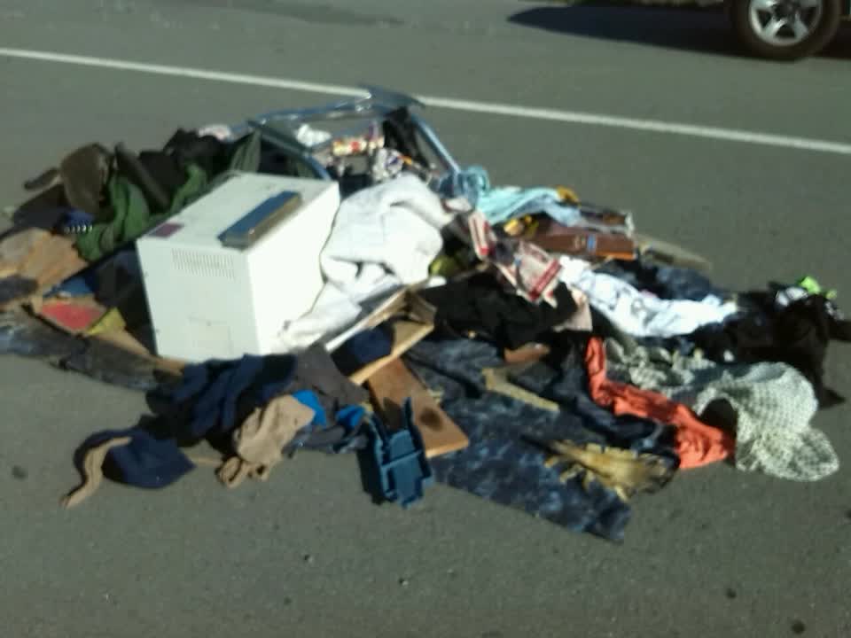 The photograph attached to this rubbish/recycling report