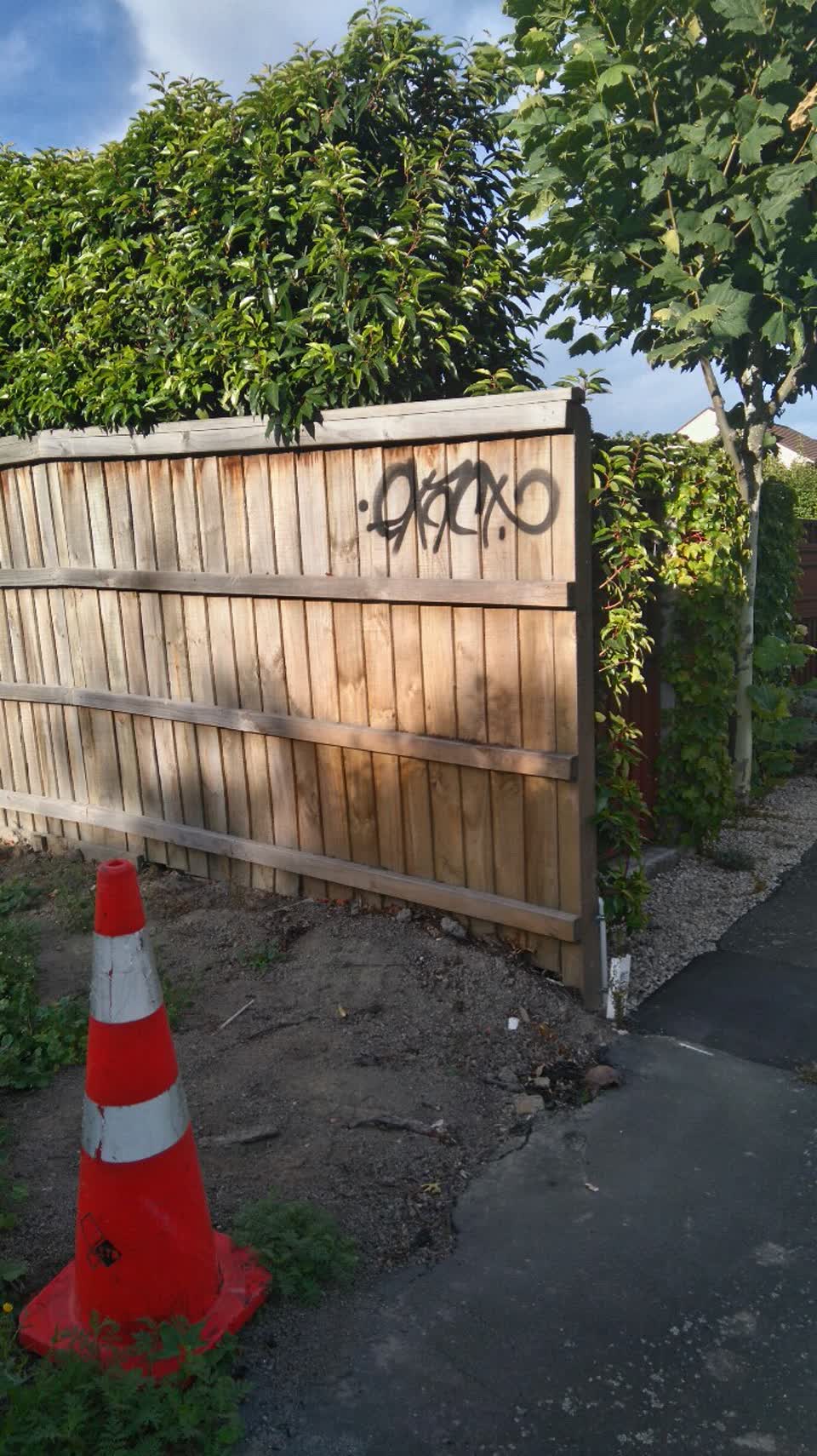 The photograph attached to this graffiti report