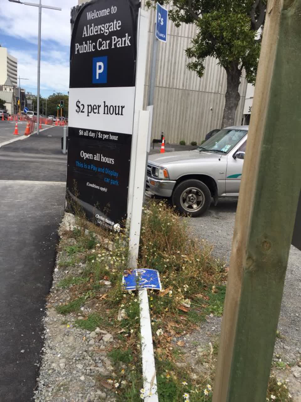 The photograph attached to this roading/streets report