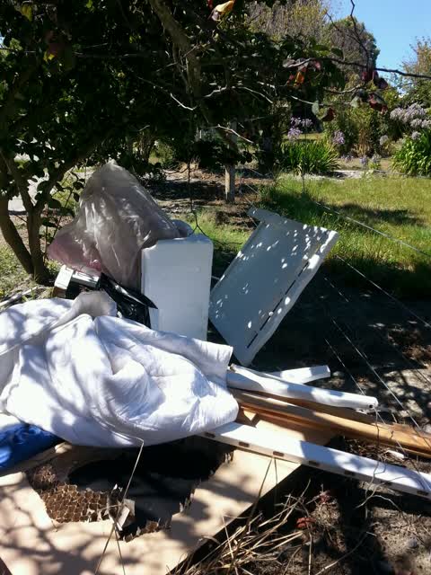 Rubbish/Recycling, a report photo