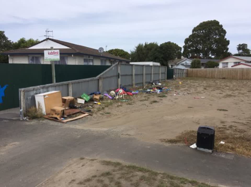 The photograph attached to this rubbish/recycling report