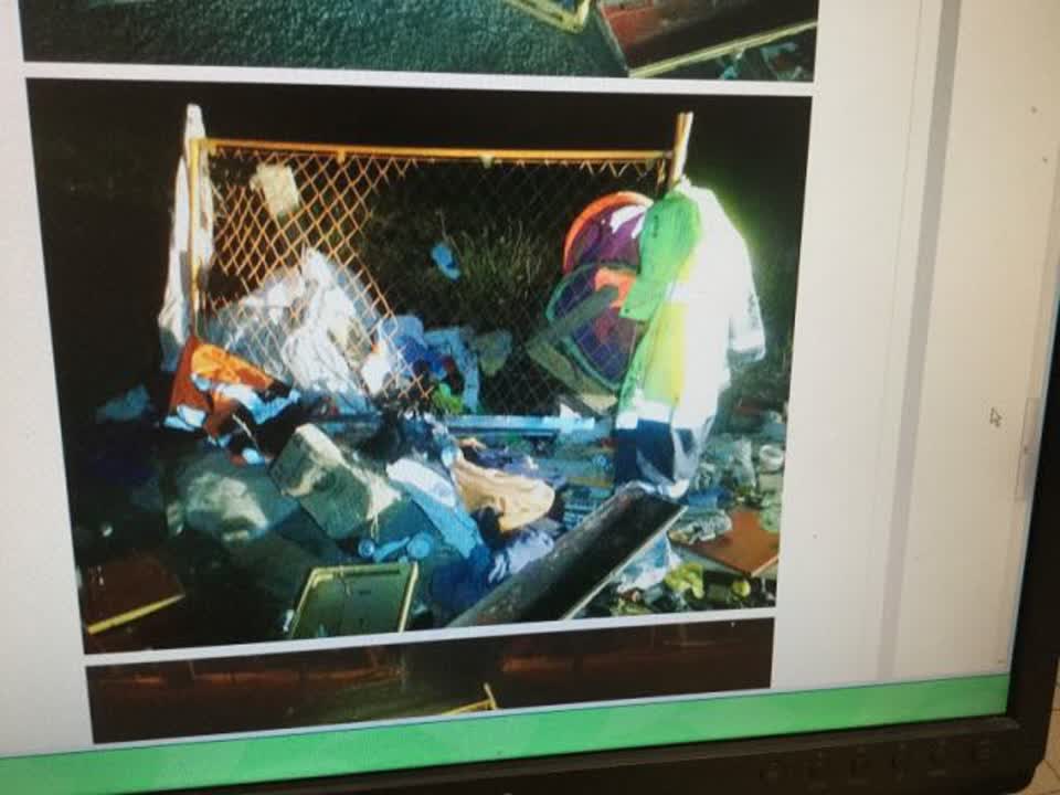The photograph attached to this rubbish/recycling report