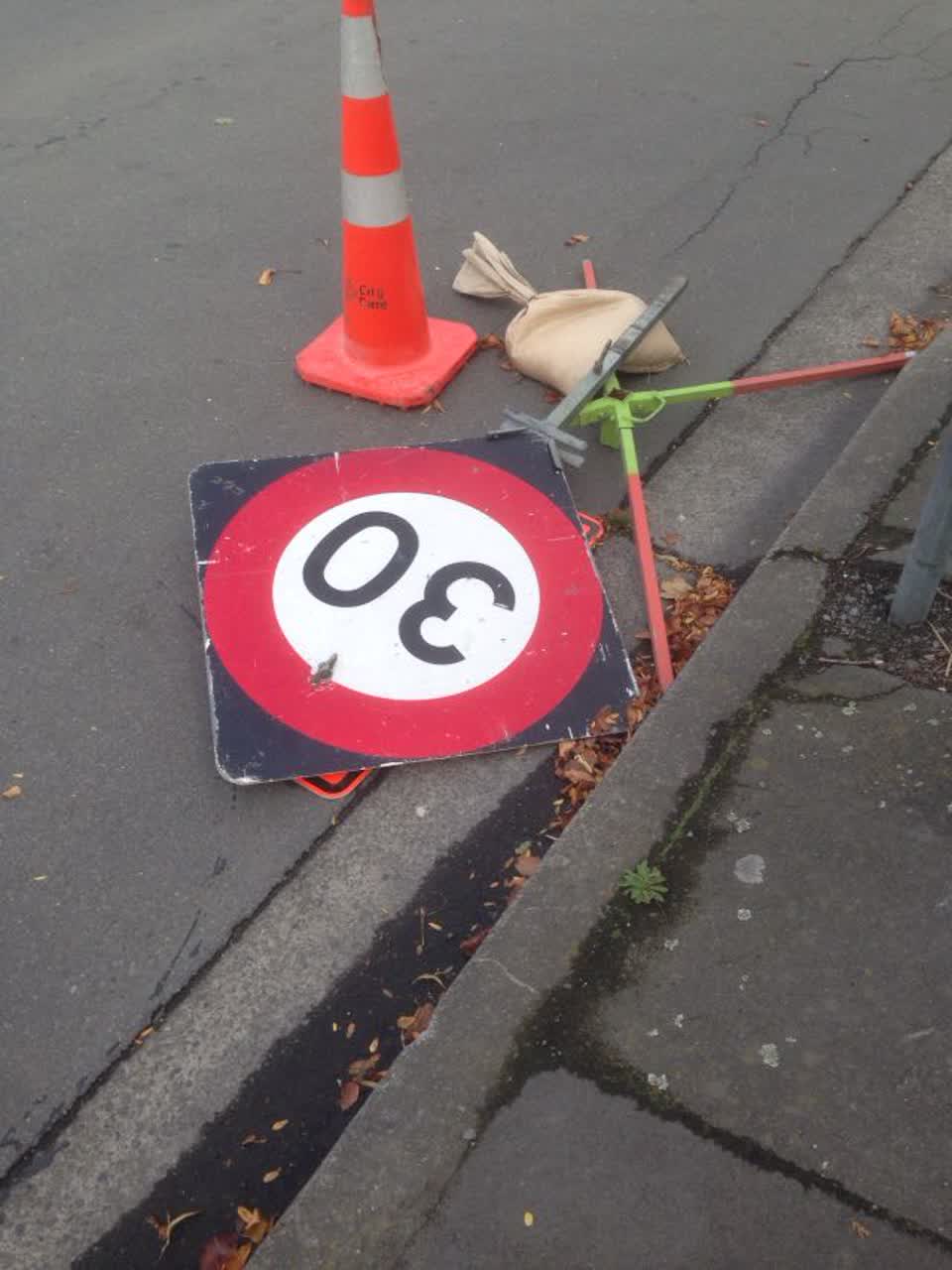 The photograph attached to this roading/streets report