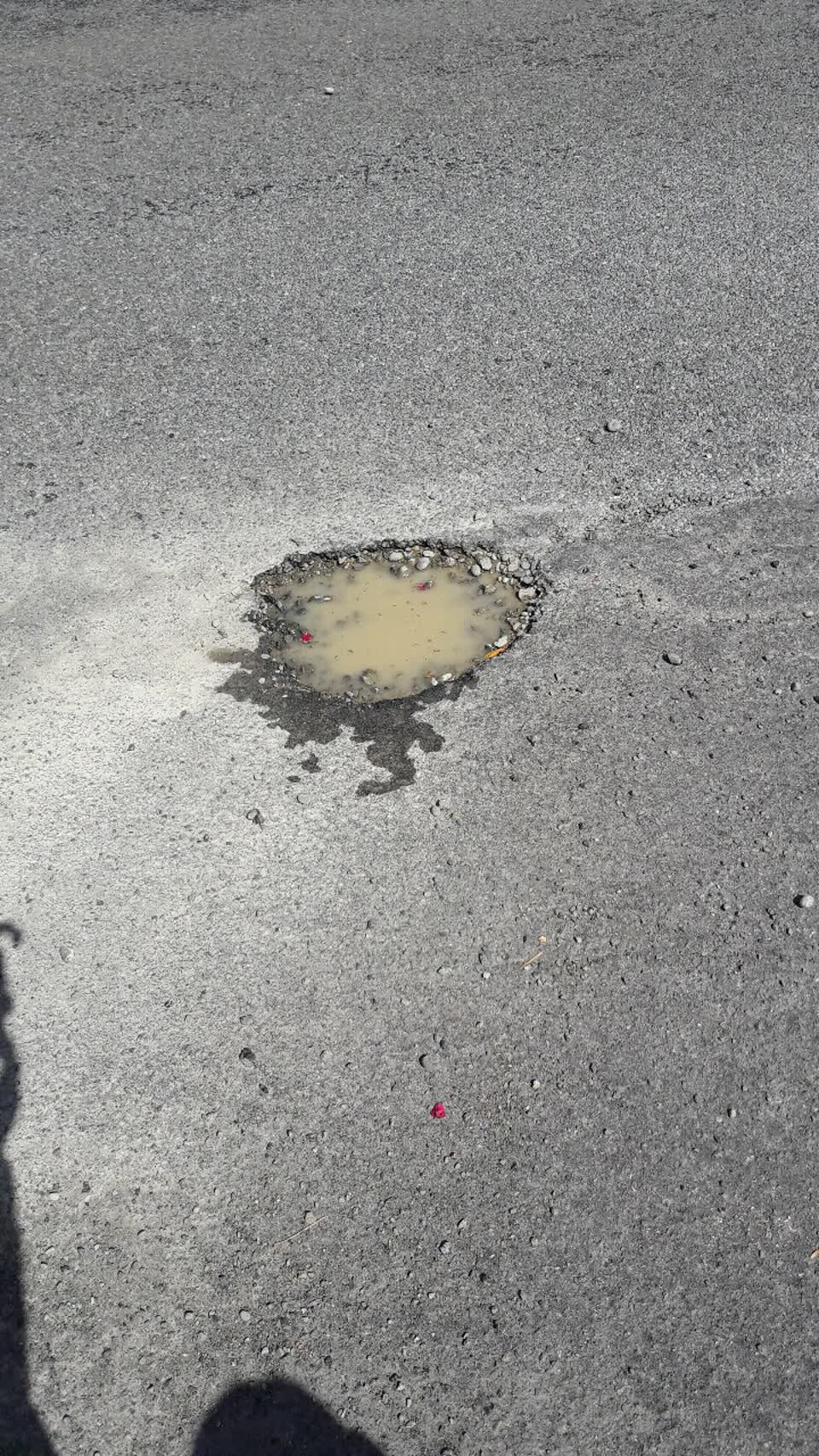 The photograph attached to this roading/streets report