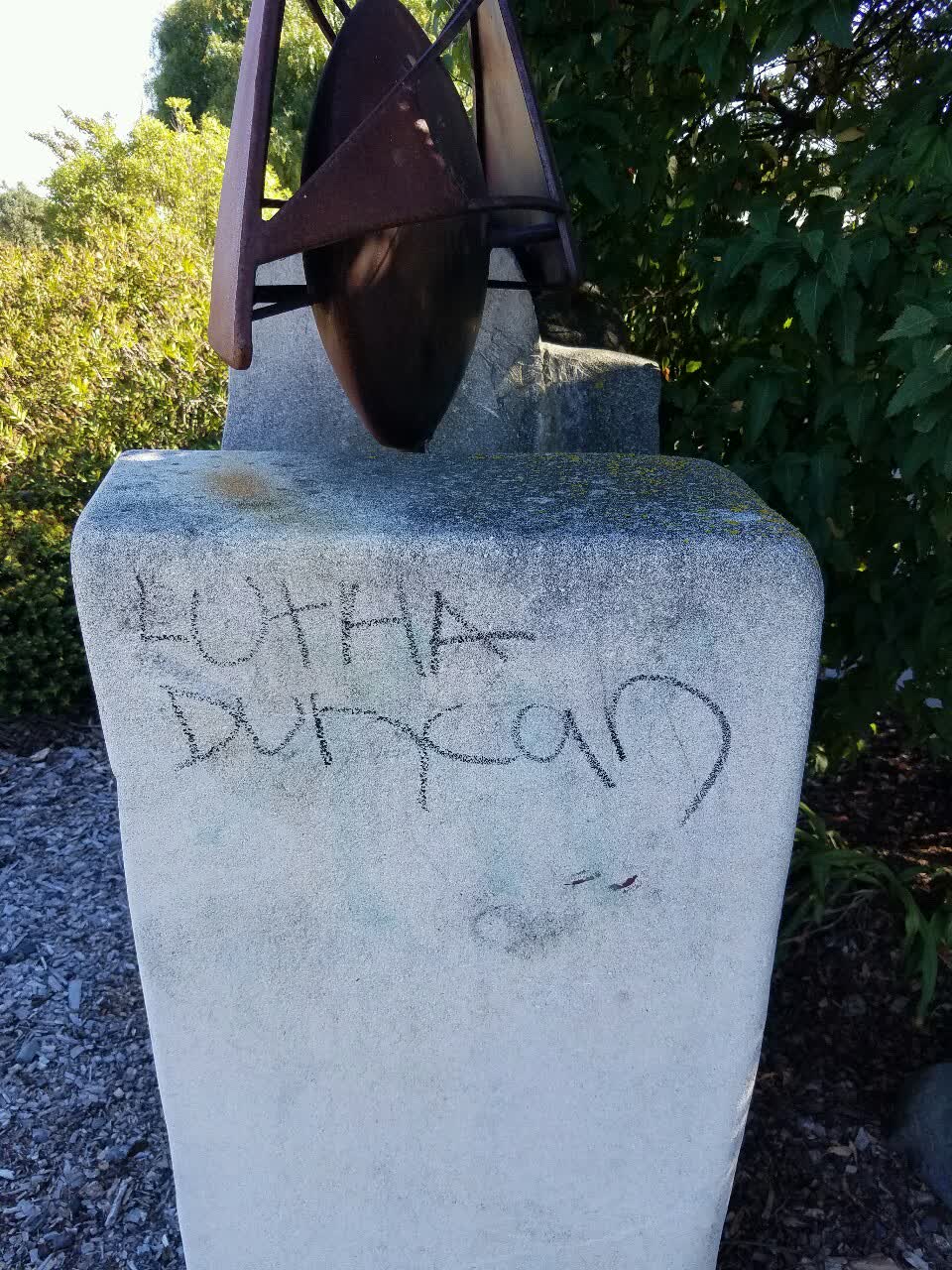 The photograph attached to this graffiti report