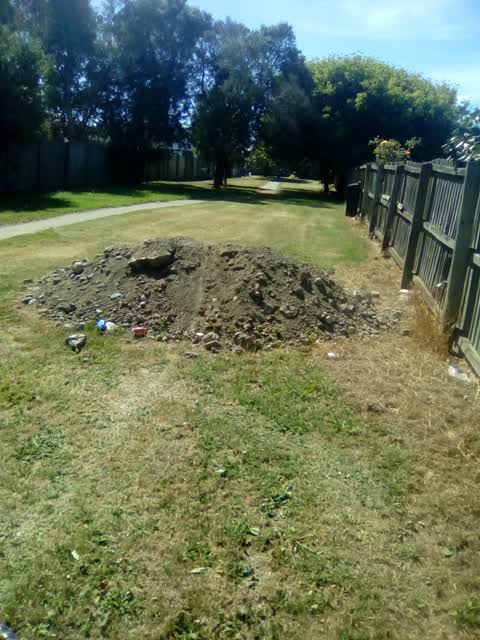 Rubbish/Recycling, a report photo