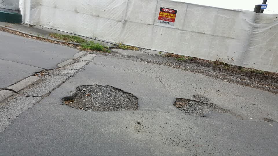 The photograph attached to this roading/streets report