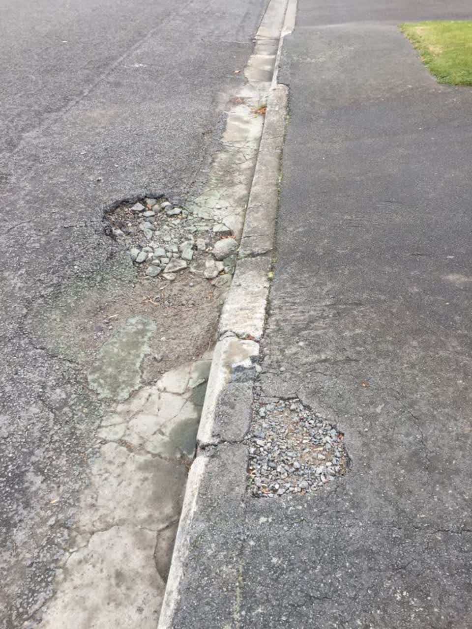 The photograph attached to this roading/streets report