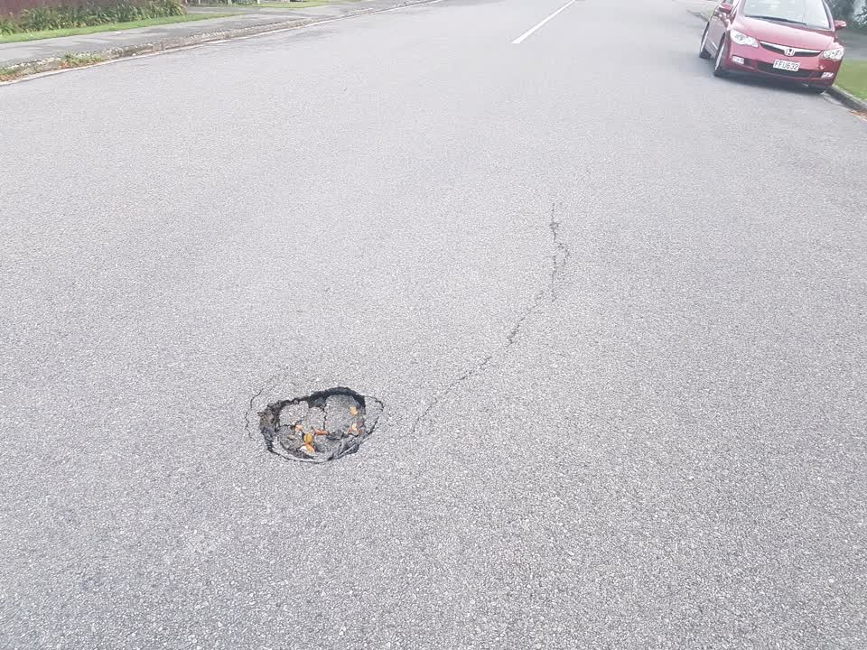 The photograph attached to this roading/streets report