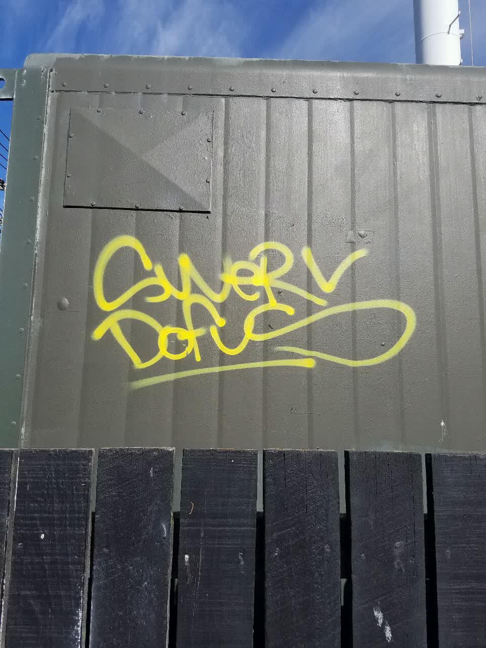 The photograph attached to this graffiti report