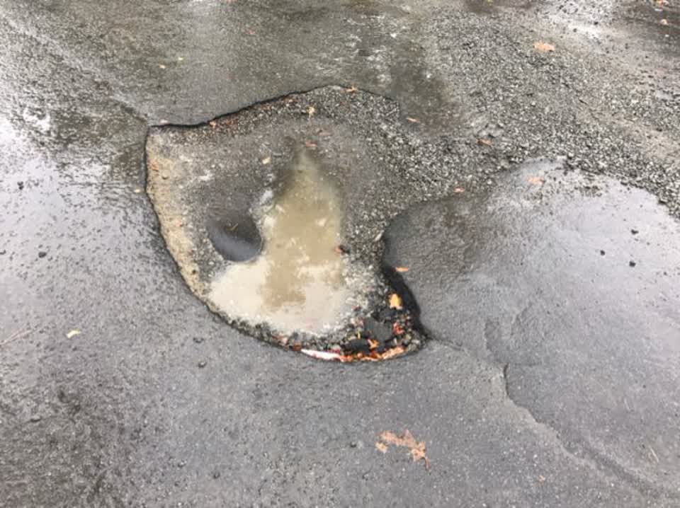 The photograph attached to this roading/streets report