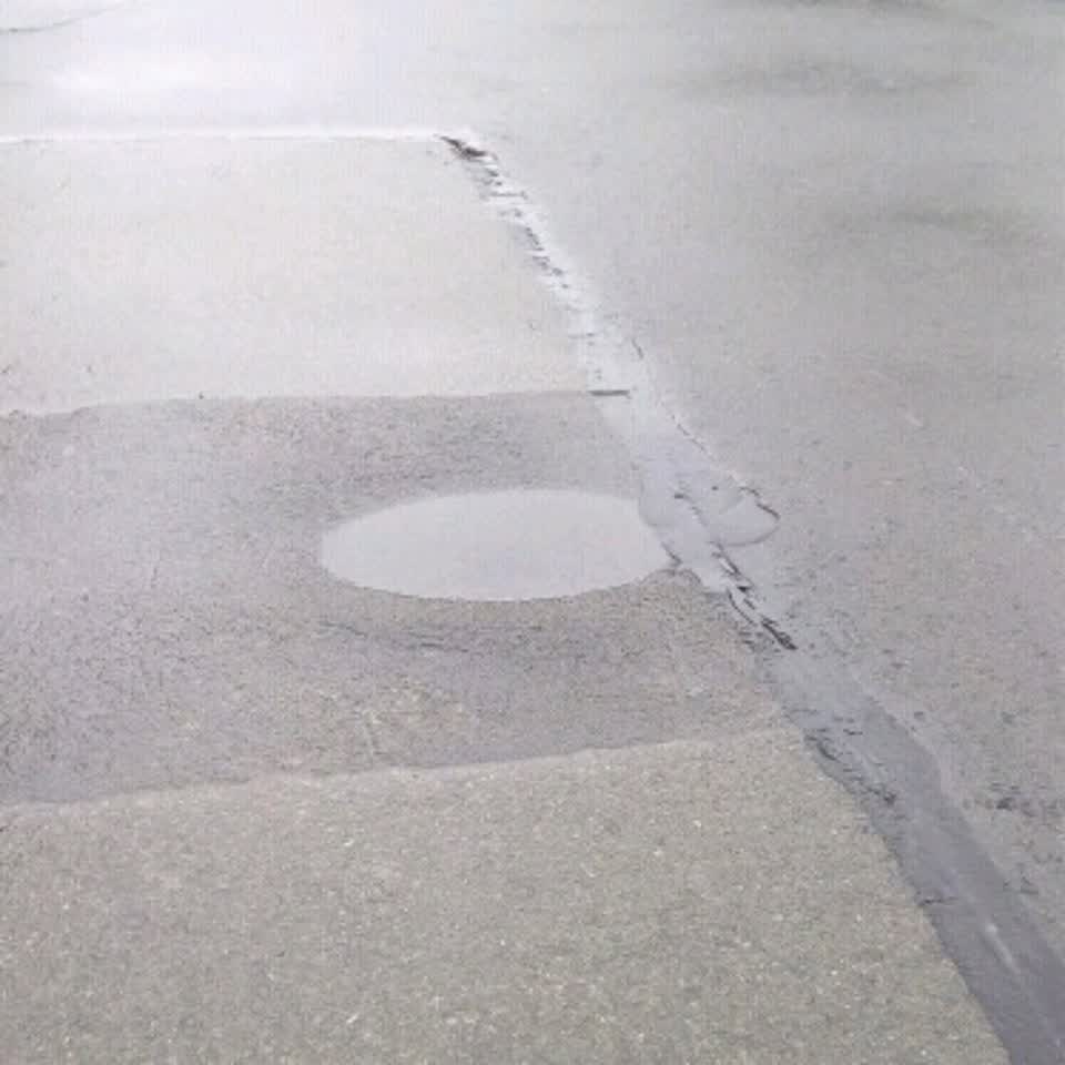 The photograph attached to this roading/streets report