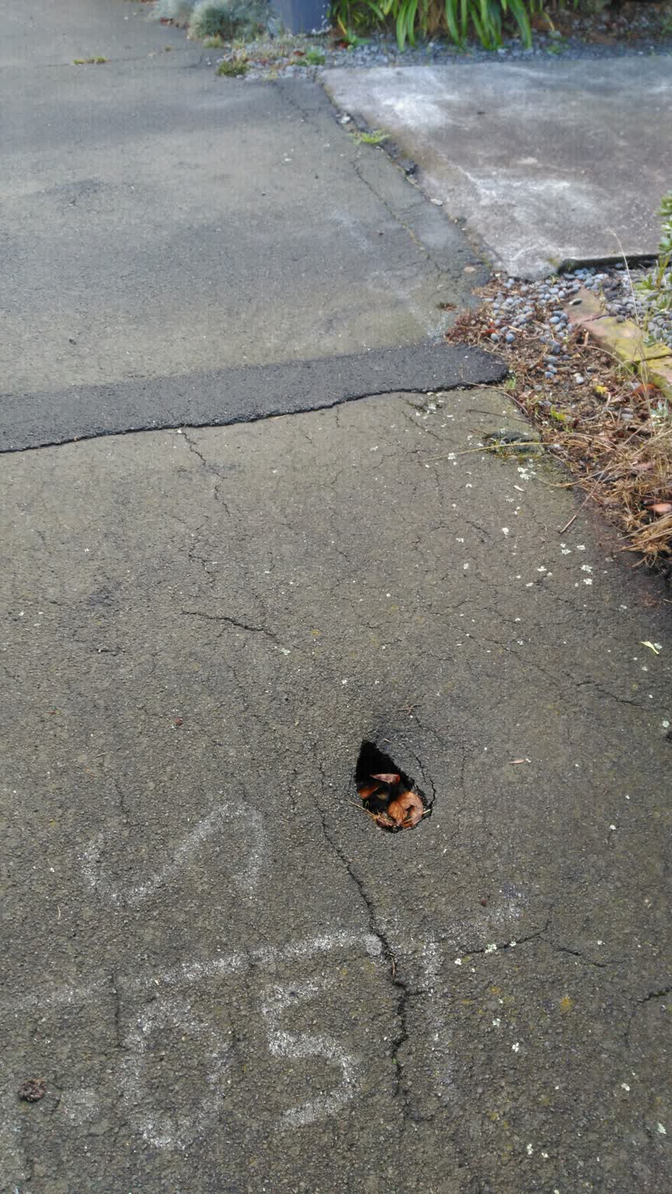 The photograph attached to this roading/streets report