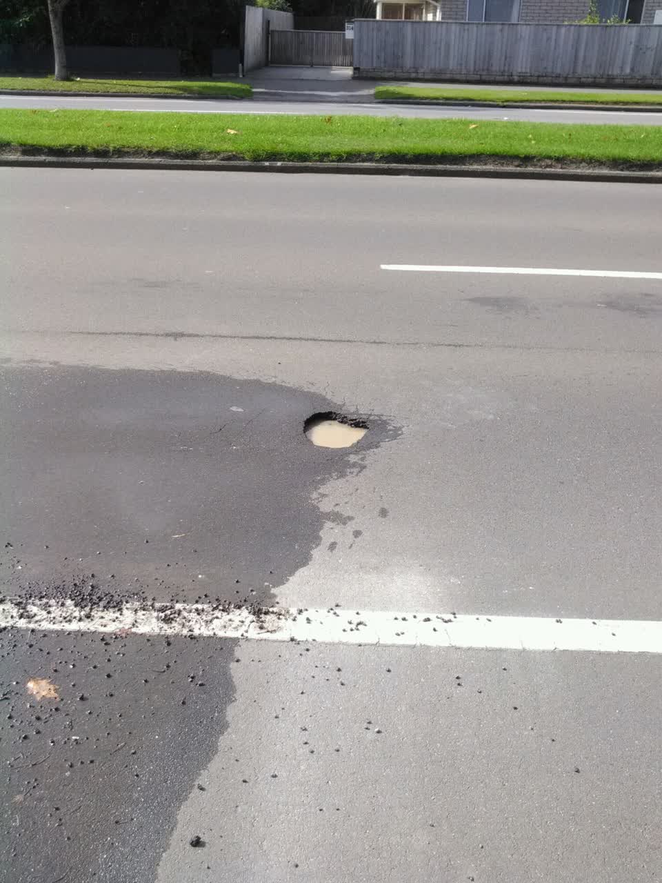 The photograph attached to this roading/streets report