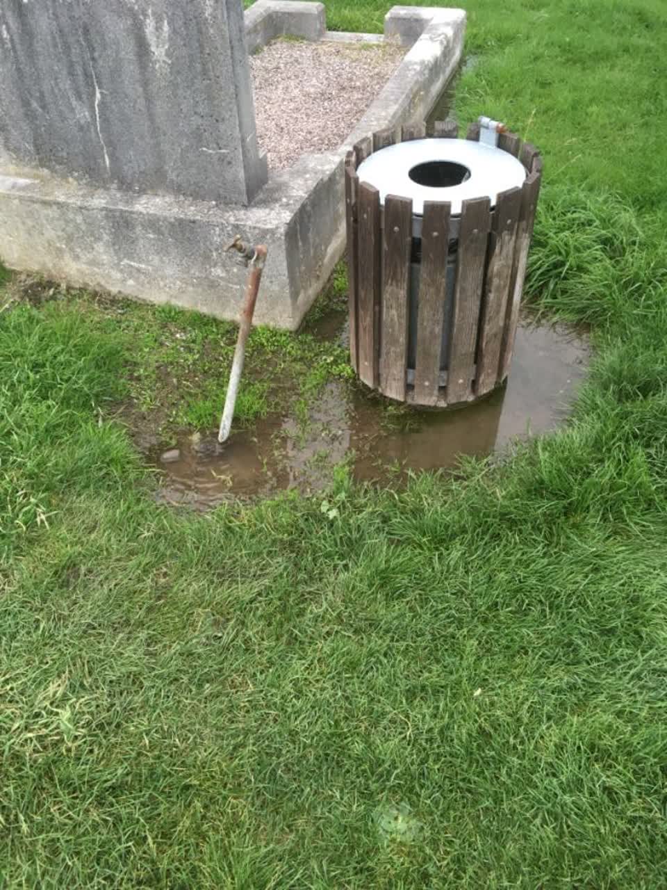 The photograph attached to this water supply report