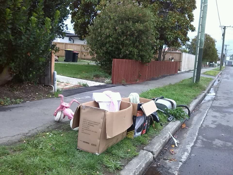 The photograph attached to this rubbish/recycling report