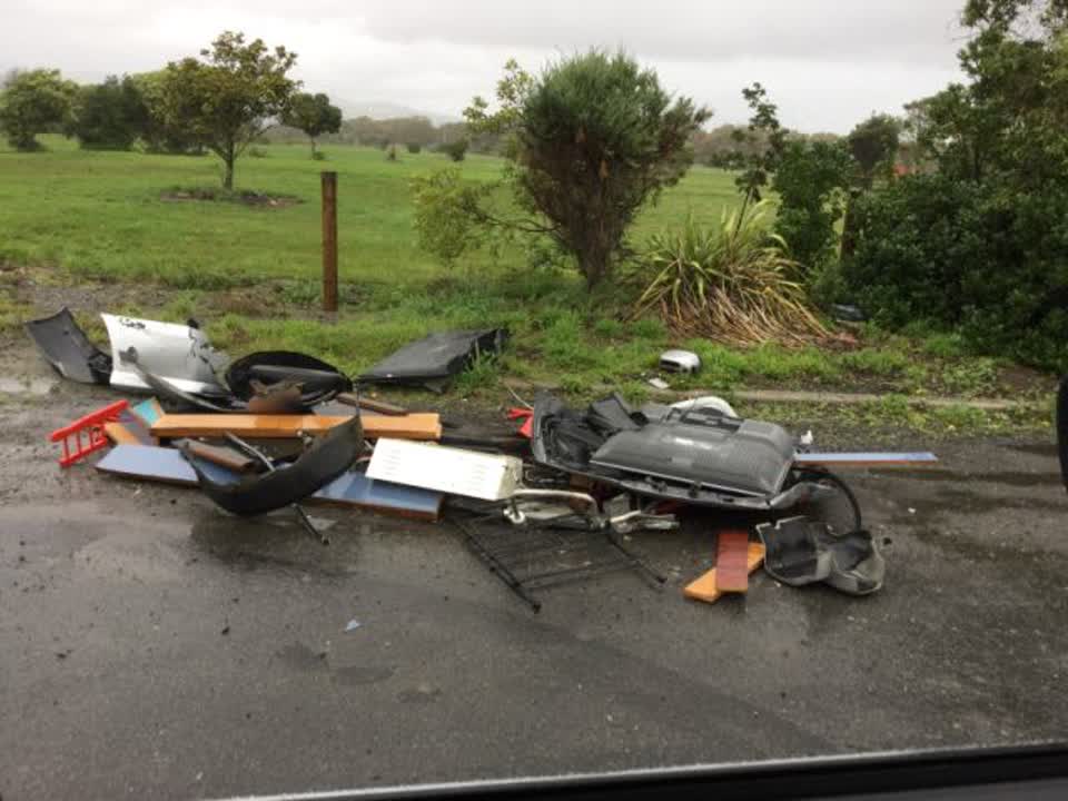 The photograph attached to this rubbish/recycling report