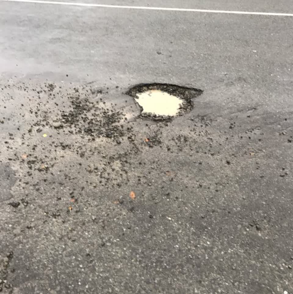 The photograph attached to this roading/streets report