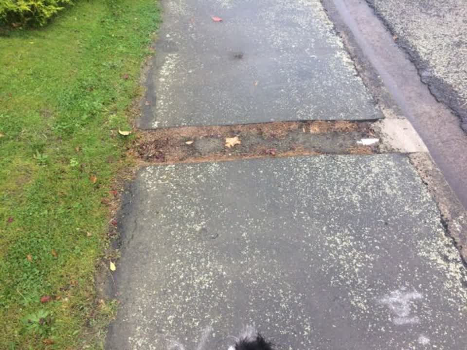 The photograph attached to this roading/streets report