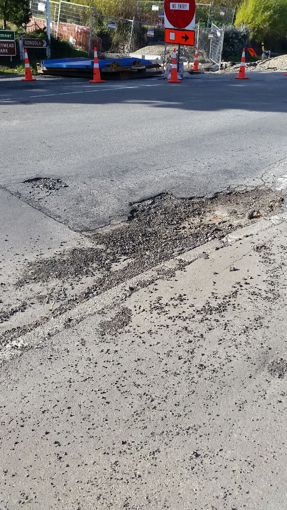 The photograph attached to this roading/streets report