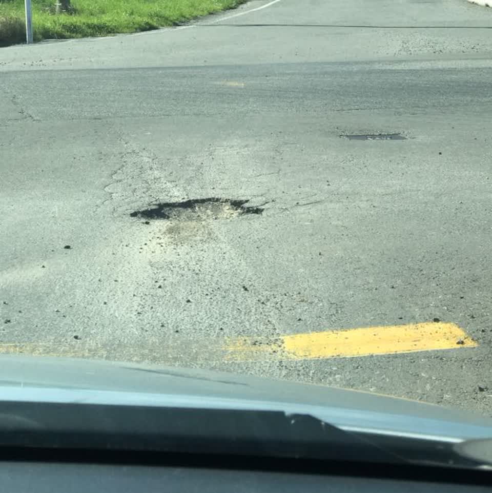 The photograph attached to this roading/streets report