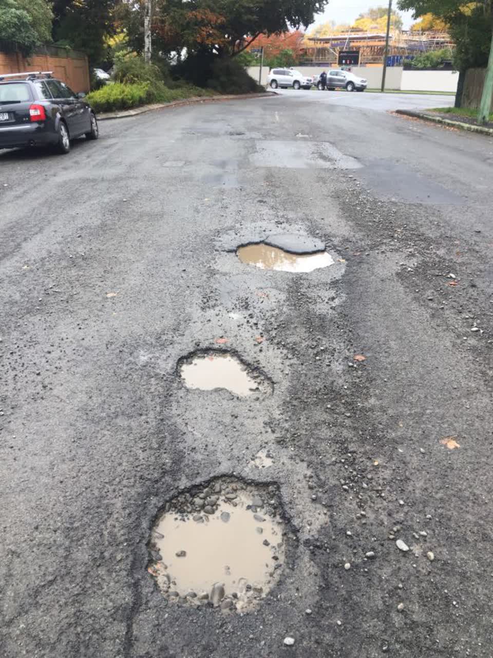 The photograph attached to this roading/streets report