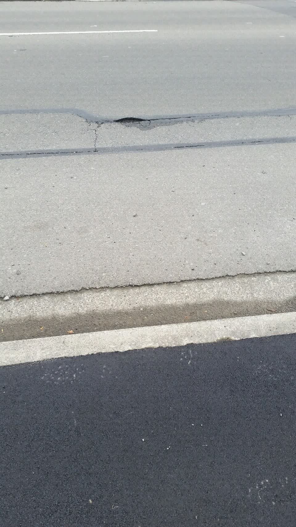 The photograph attached to this roading/streets report