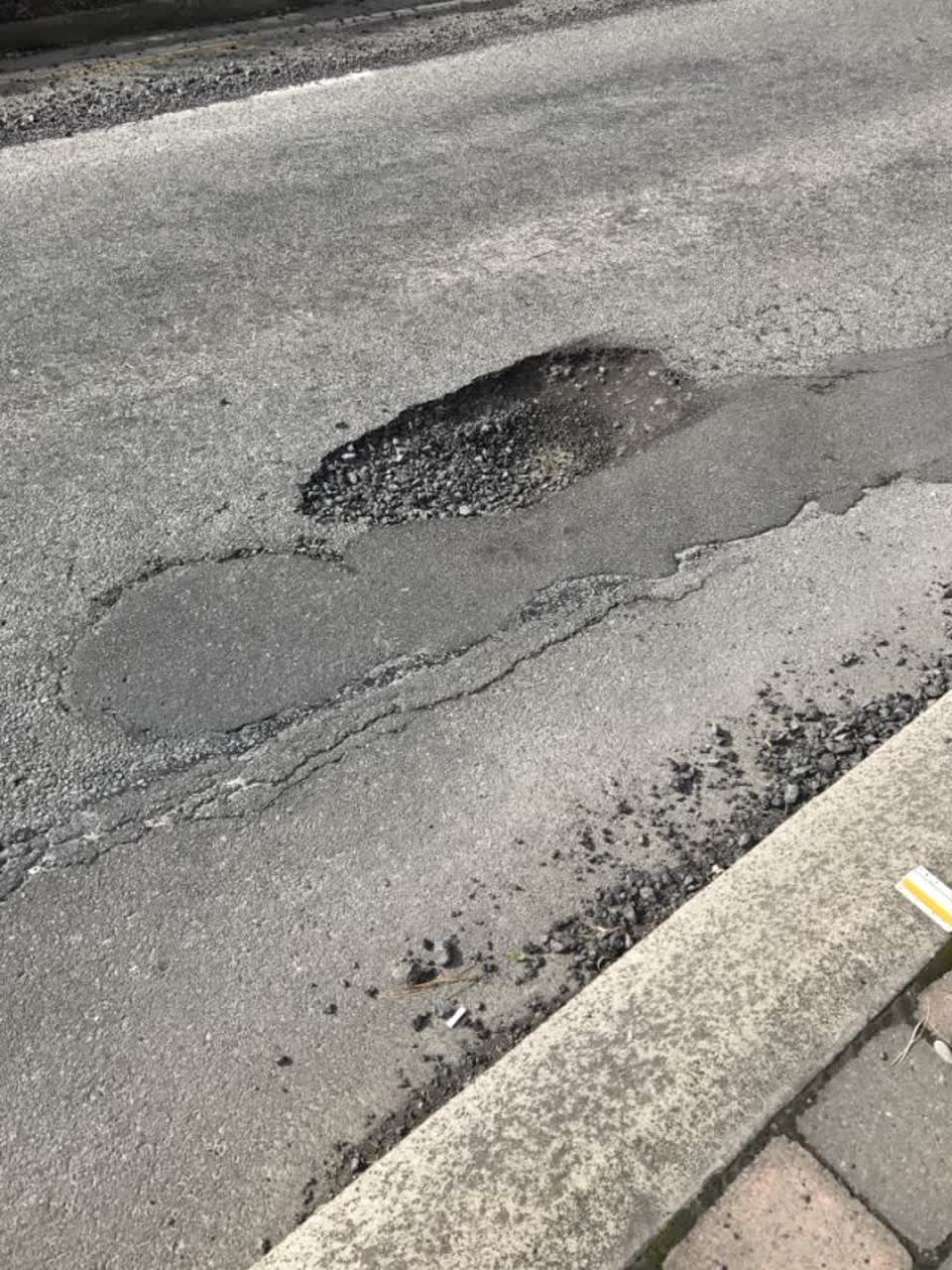 The photograph attached to this roading/streets report