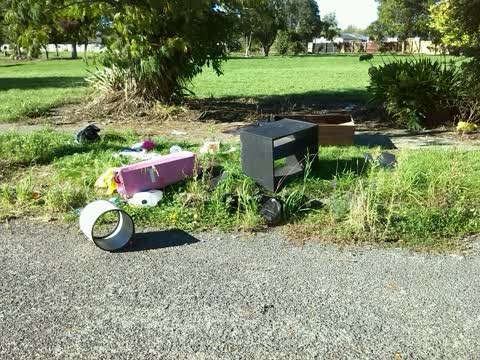Rubbish/Recycling, a report photo